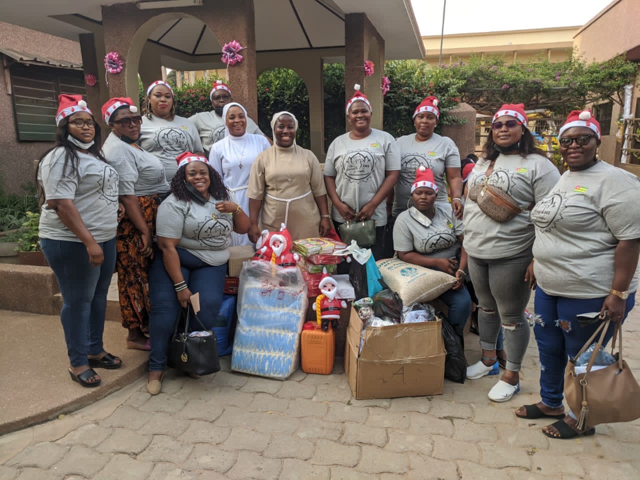 L'Association Comptoir des Rondes du Togo facilite NoÃƒÂ Ã‚Â«l &agrave; la Pouponni&egrave;re Sainte Claire