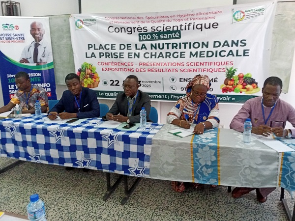 1er  Congr&egrave;s scientifique  Ãƒâ€šÃ‚Â 100% sant&eacute;Ãƒâ€šÃ‚Â  de l'ANSHAMQ-Togo L'&eacute;ducation nutritionnelle, l'arme efficace pour lutter contre des maladies